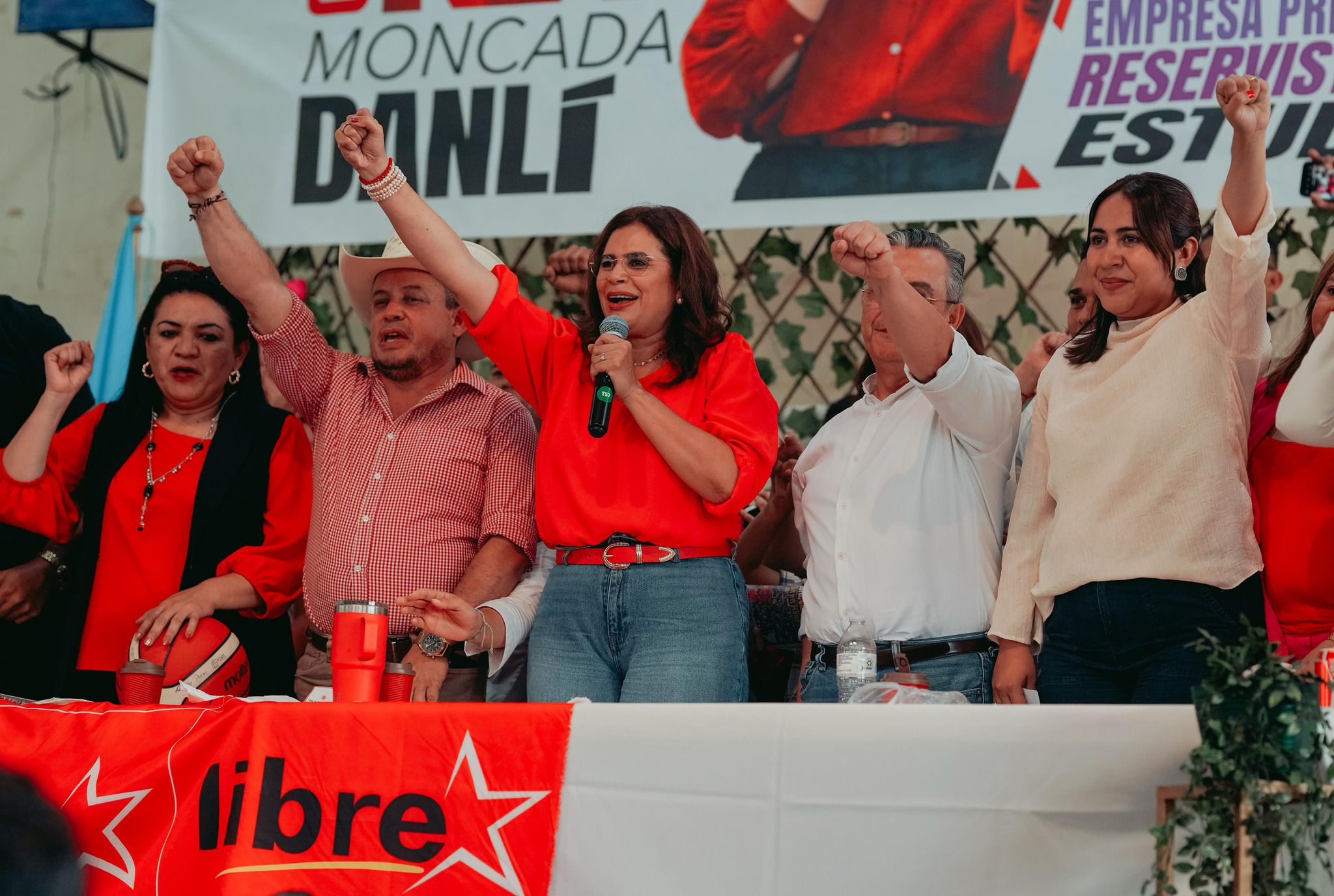 «Plan Venezuela» de LIBRE provoca rechazo y fractura social en Honduras