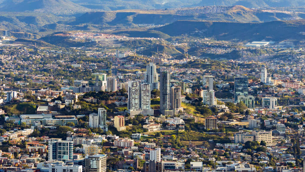 La informalidad y el estancamiento como barreras estructurales