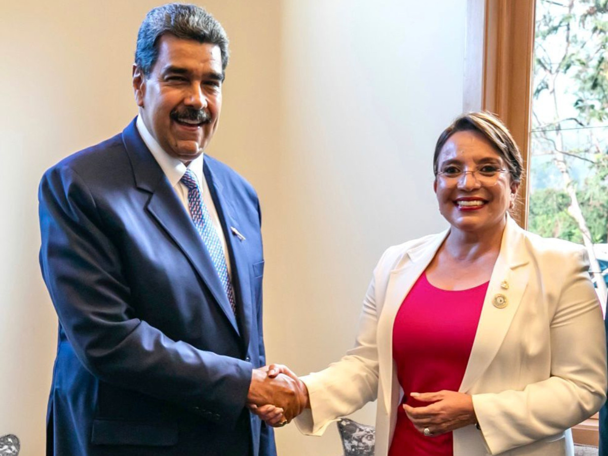 Xiomara Castro solidaria con Nicolás Maduro frente a tensiones internacionales