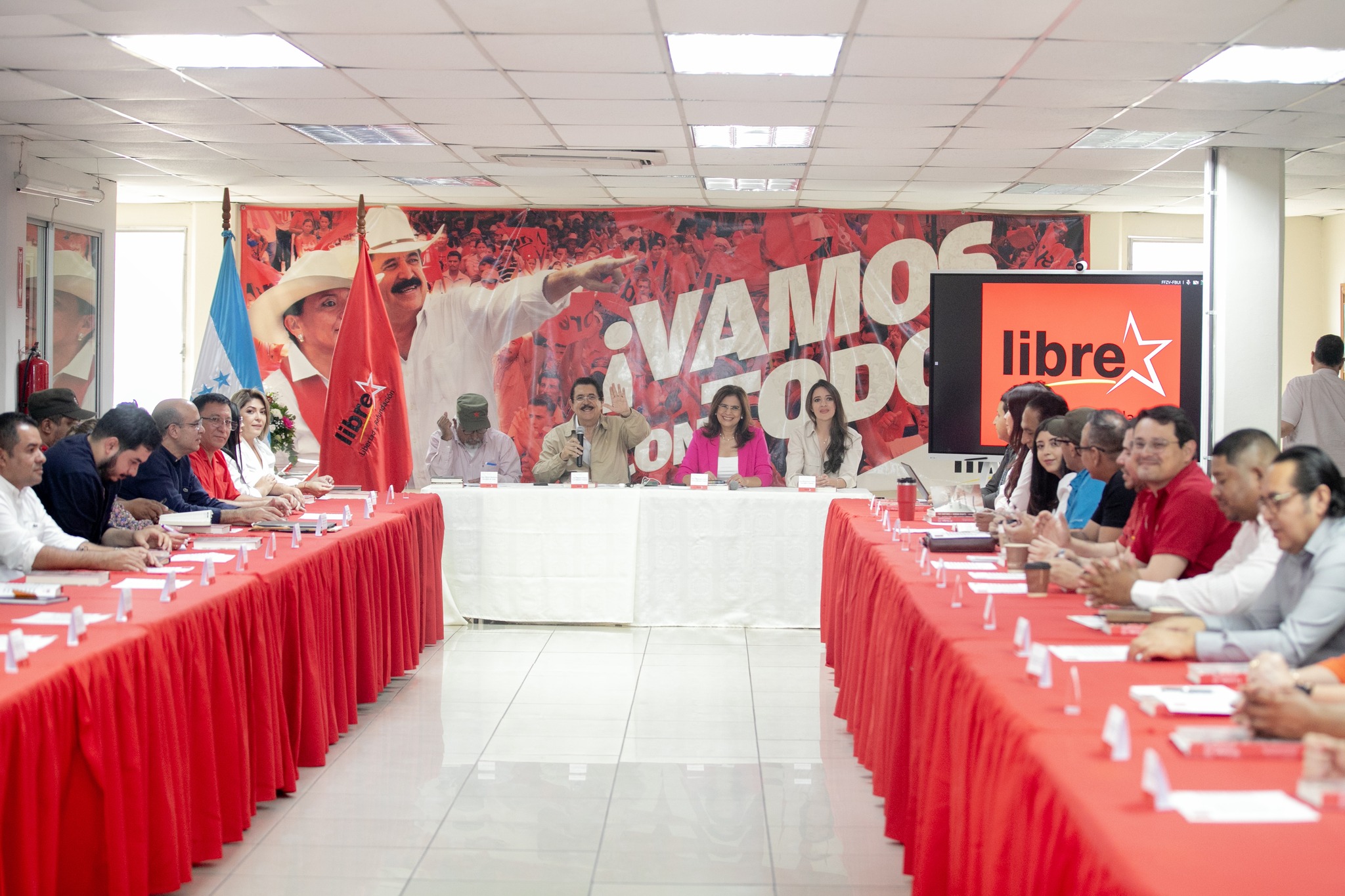 Encuestas indican que LIBRE pierde terreno frente a la oposición en Honduras