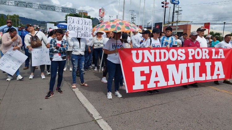 Caminata de Iglesias en Honduras reconfigura el debate político y expone tensiones con el oficialismo