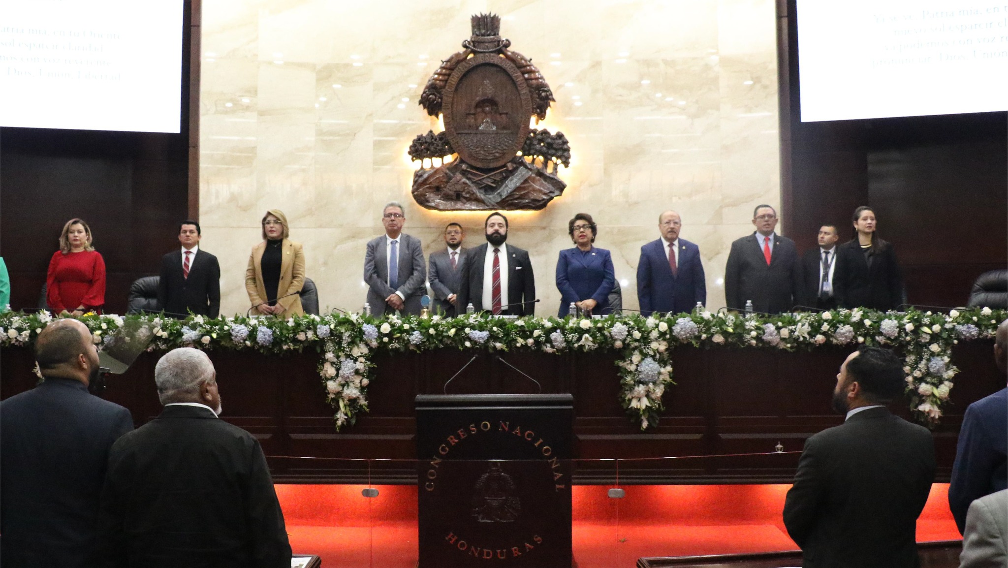 Política Hondureña: Comisión Permanente Agita el Congreso